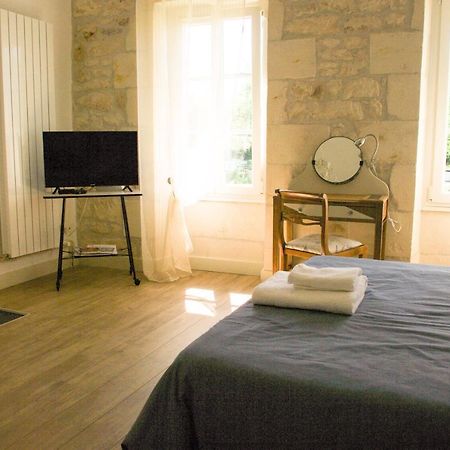 Entre Pierre Et Bois Apartman Saint-Savinien Kültér fotó
