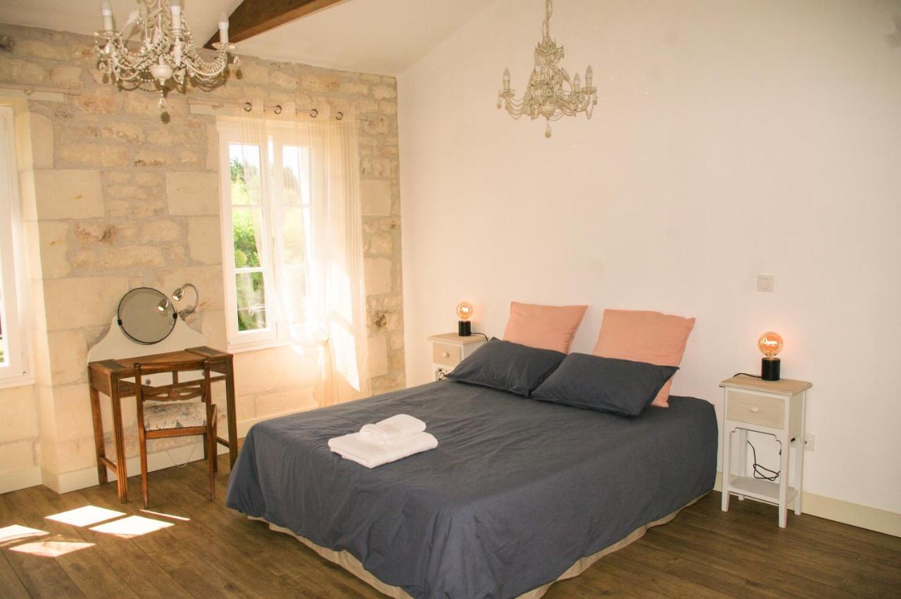 Entre Pierre Et Bois Apartman Saint-Savinien Kültér fotó